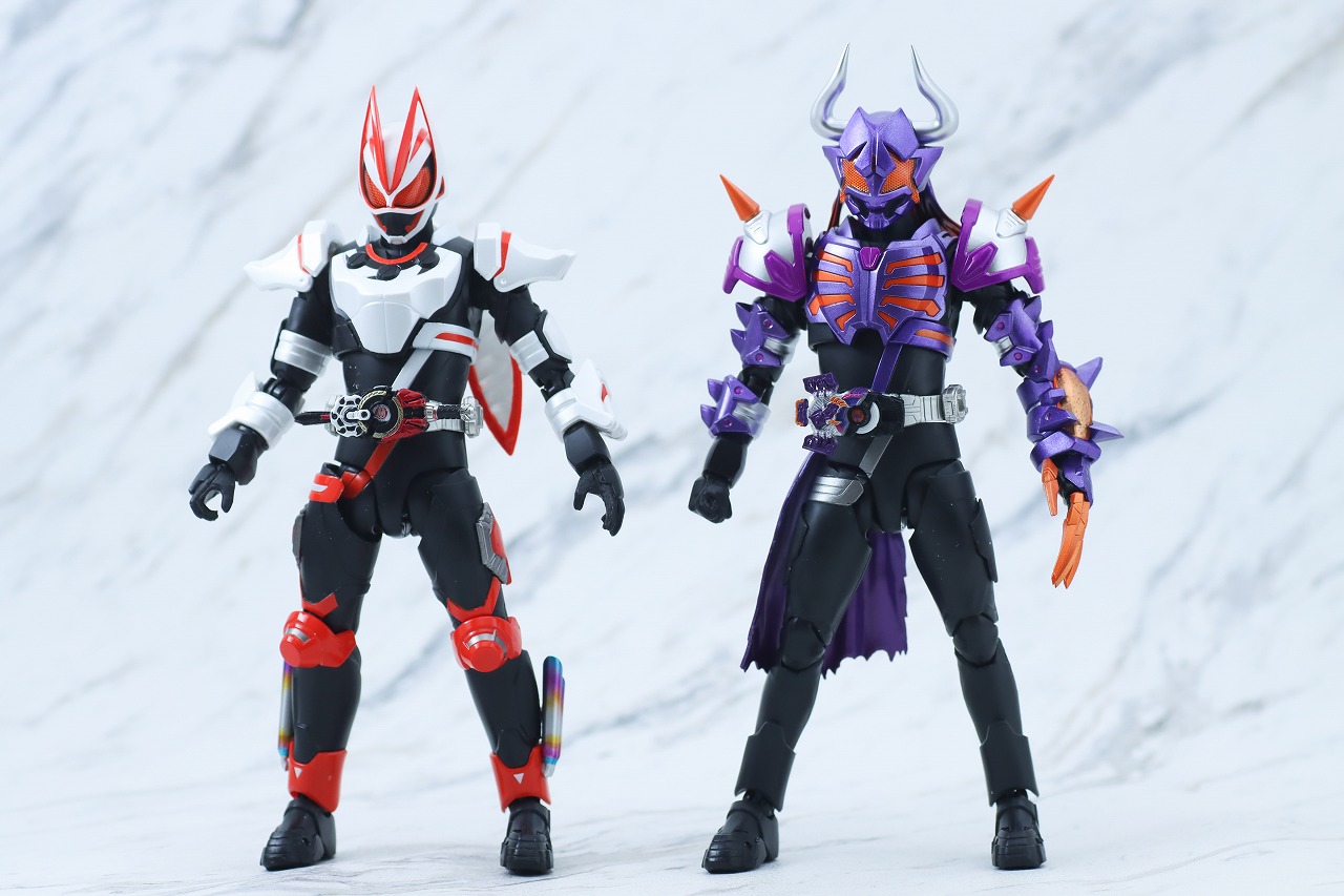 S.H.フィギュアーツ　仮面ライダーバッファ ゾンビフォーム　レビュー　本体　仮面ライダーギーツ マグナムブーストフォーム　比較