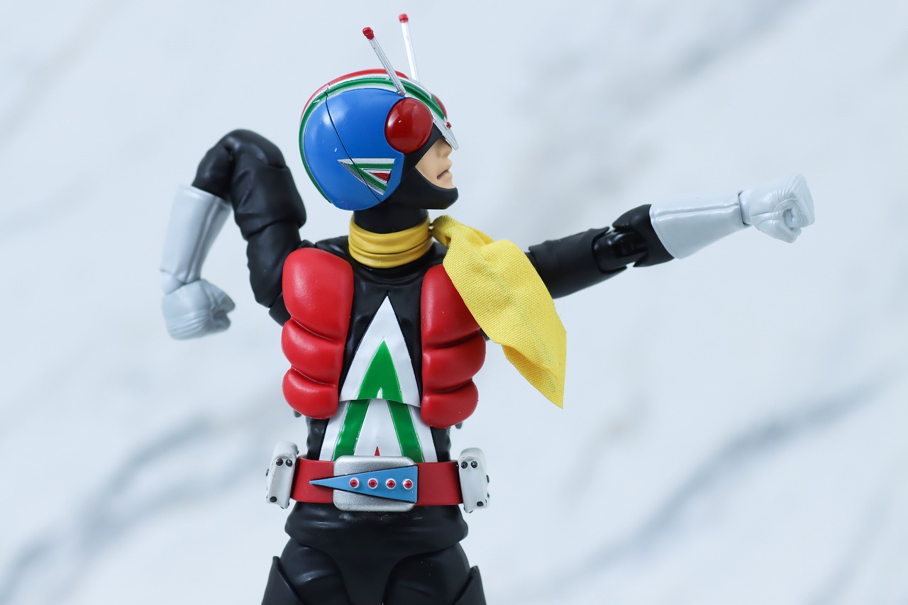 S.H.フィギュアーツ　ライダーマン　真骨彫製法　レビュー　可動範囲