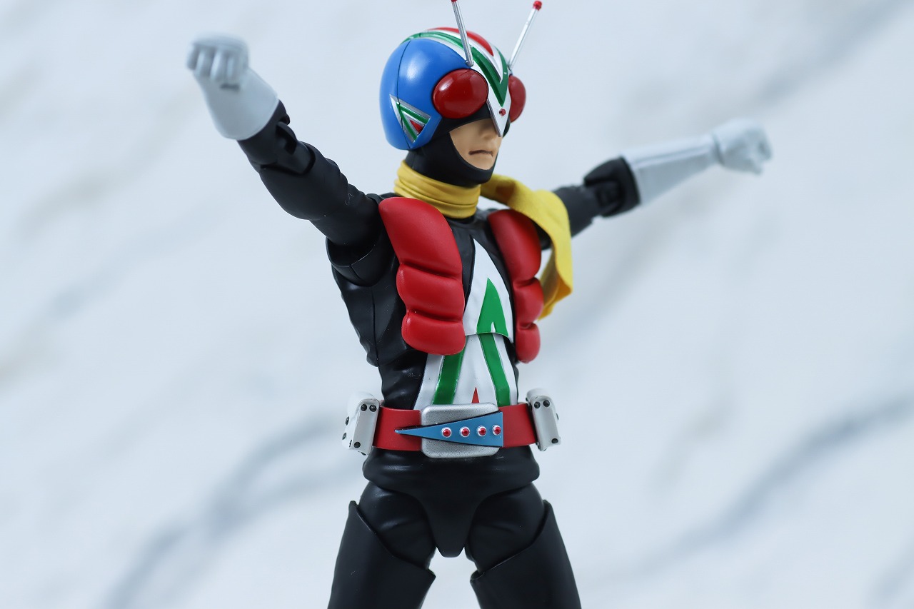 S.H.フィギュアーツ　ライダーマン　真骨彫製法　レビュー　可動範囲