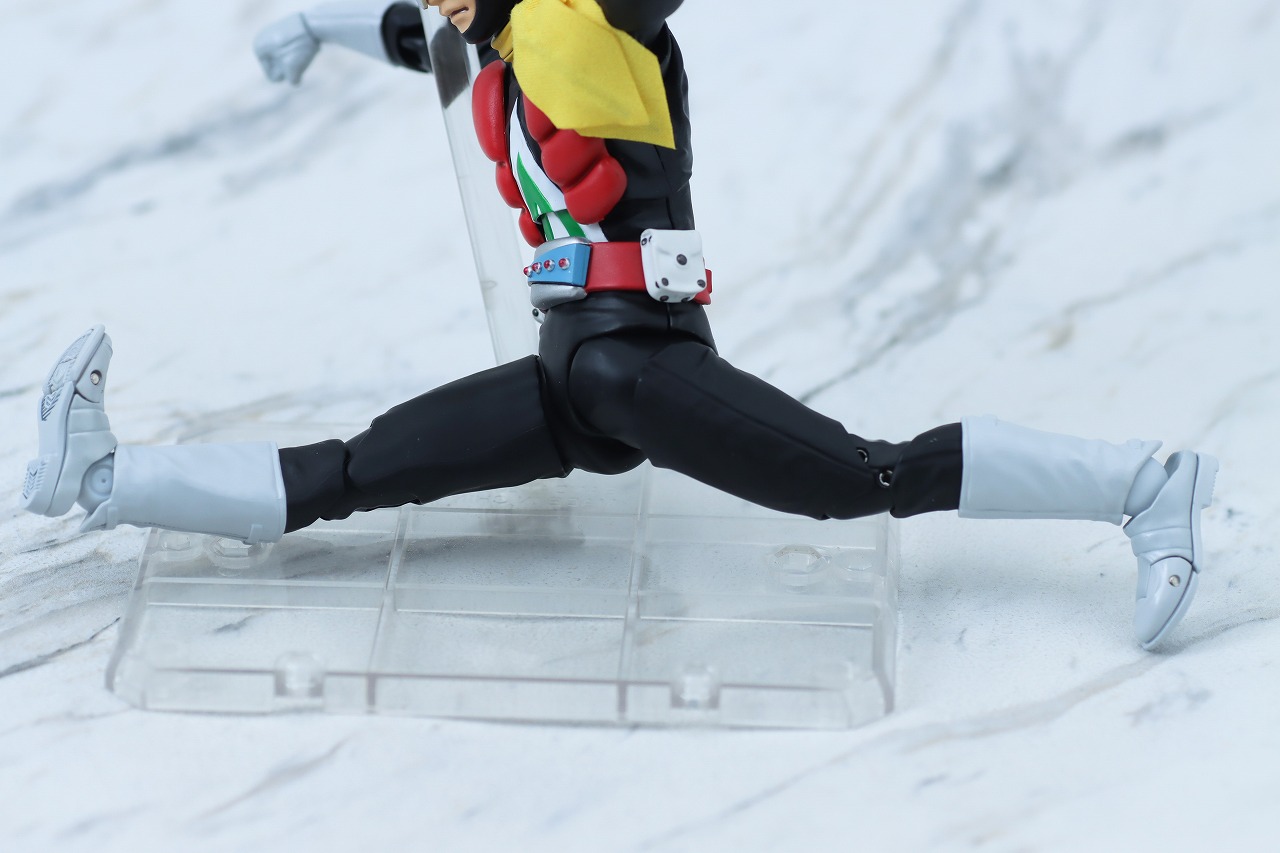 S.H.フィギュアーツ　ライダーマン　真骨彫製法　レビュー　可動範囲