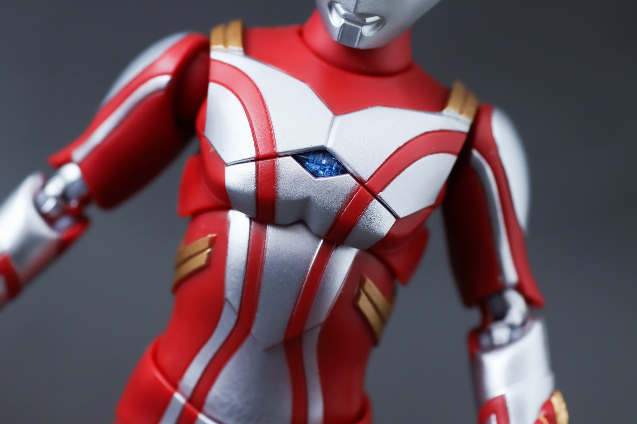 S.H.フィギュアーツ　ウルトラマンメビウス　レビュー　本体