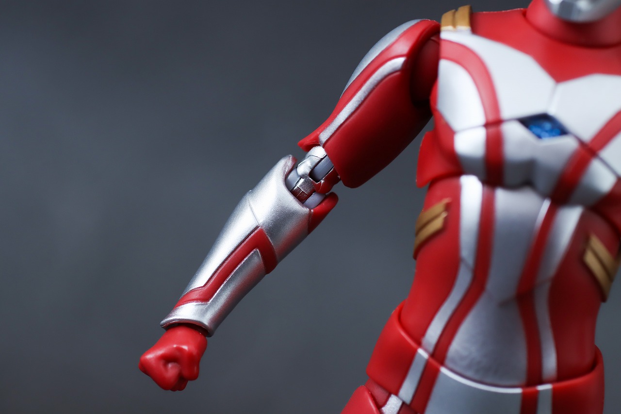 S.H.フィギュアーツ　ウルトラマンメビウス　レビュー　本体