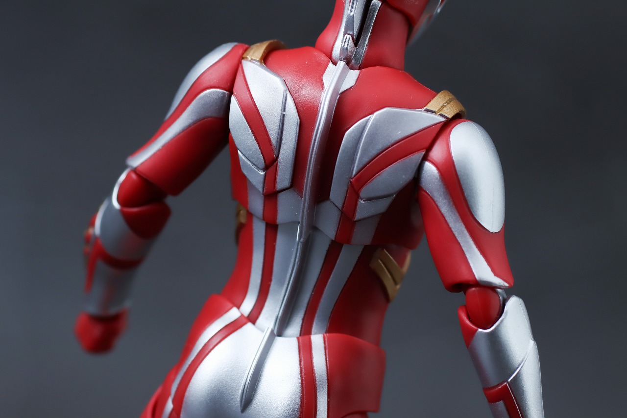 S.H.フィギュアーツ　ウルトラマンメビウス　レビュー　本体