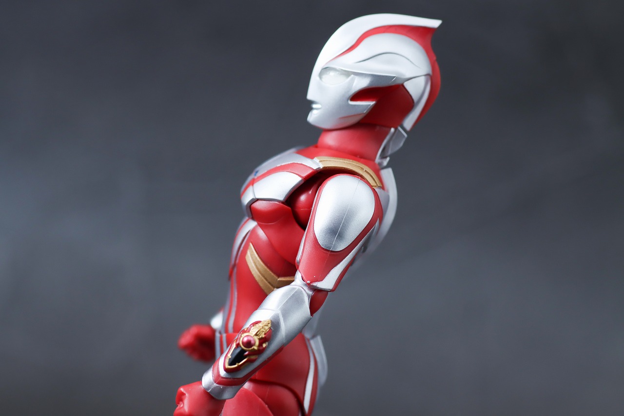 S.H.フィギュアーツ　ウルトラマンメビウス　レビュー　可動範囲