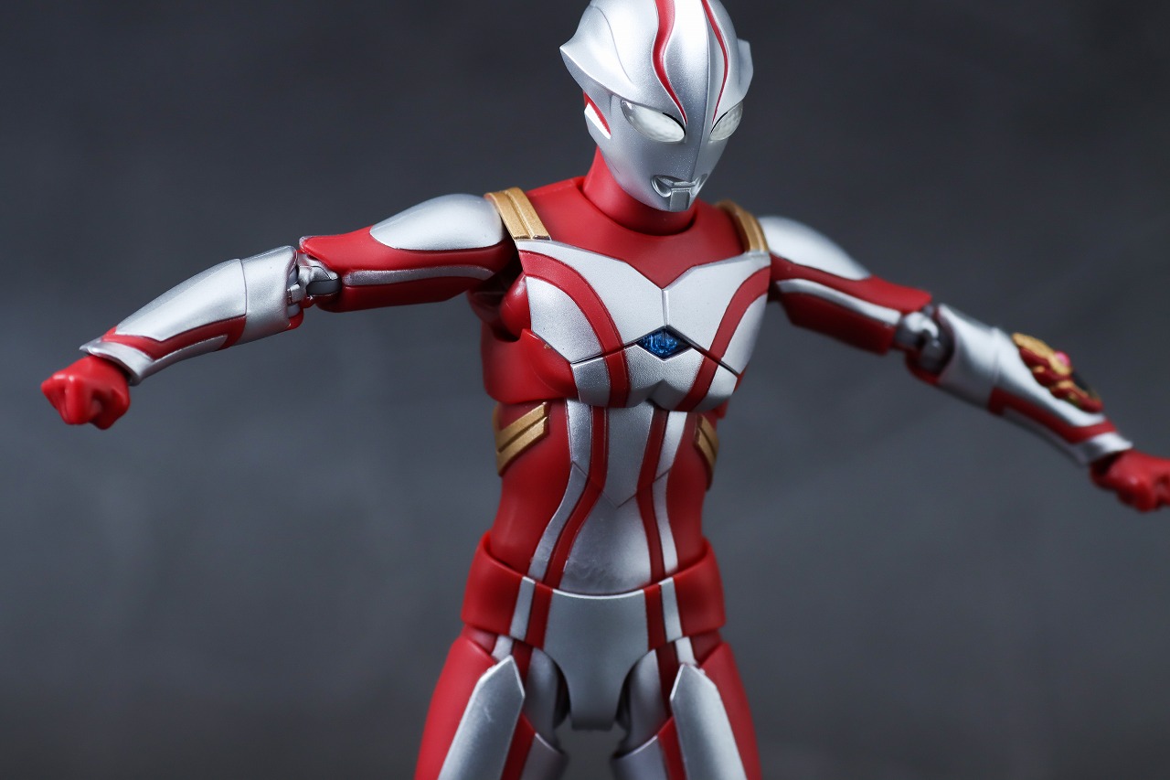 S.H.フィギュアーツ　ウルトラマンメビウス　レビュー　可動範囲