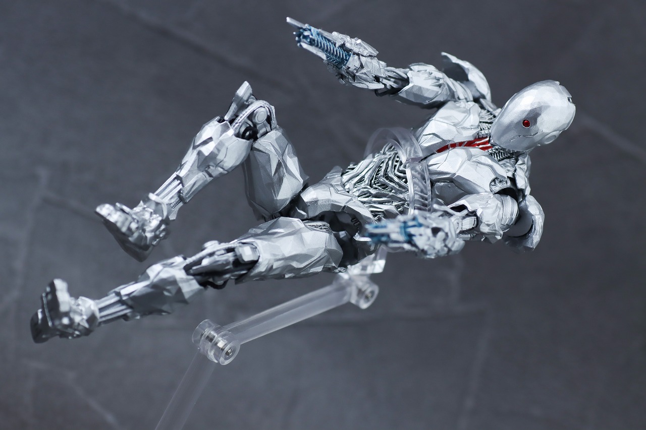 MAFEX　サイボーグ（ジャスティス・リーグ：ザック・スナイダーカット）　レビュー