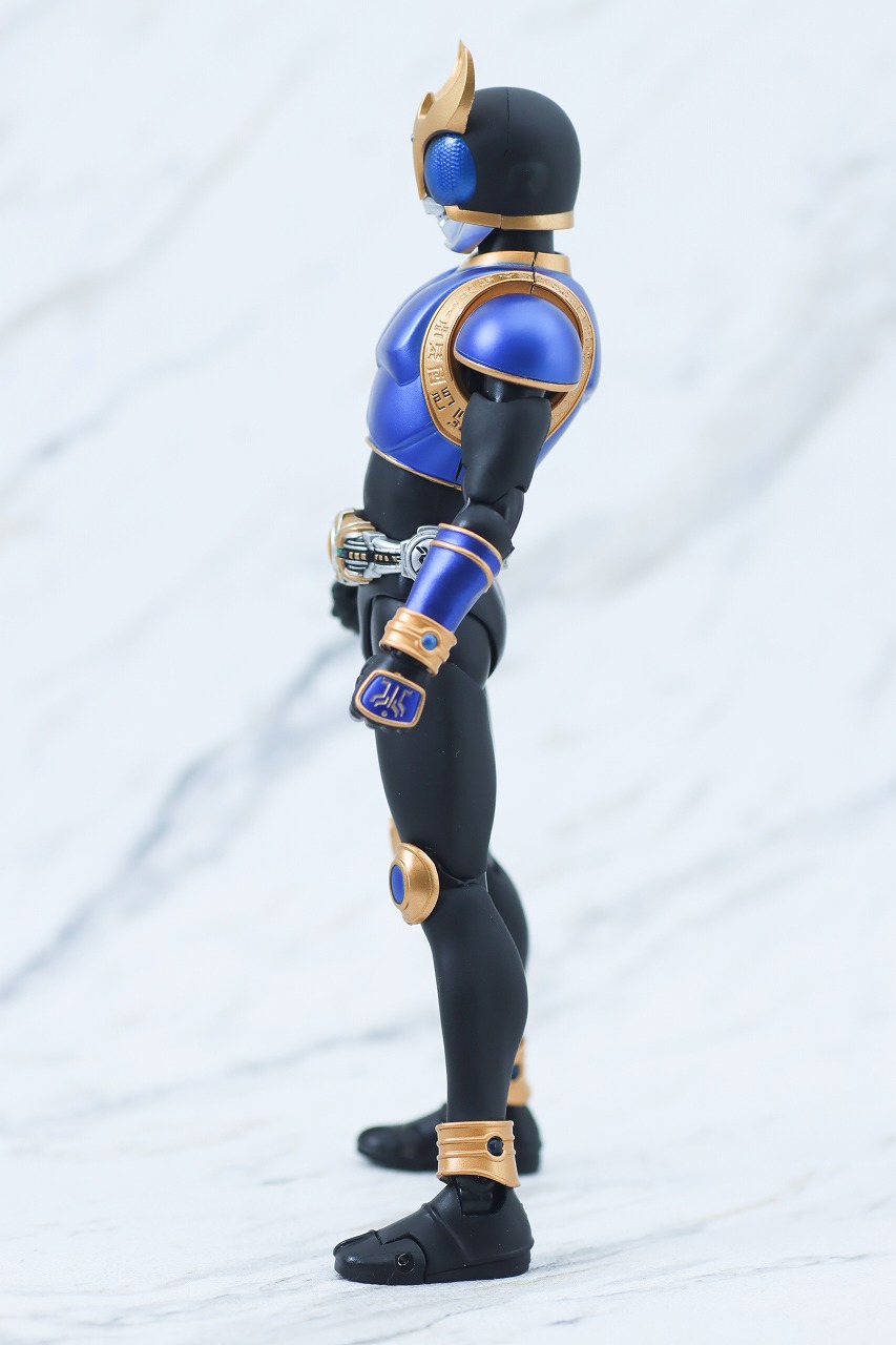 S.H.フィギュアーツ 仮面ライダークウガ ライジングドラゴン 真骨彫製法 レビュー 本体