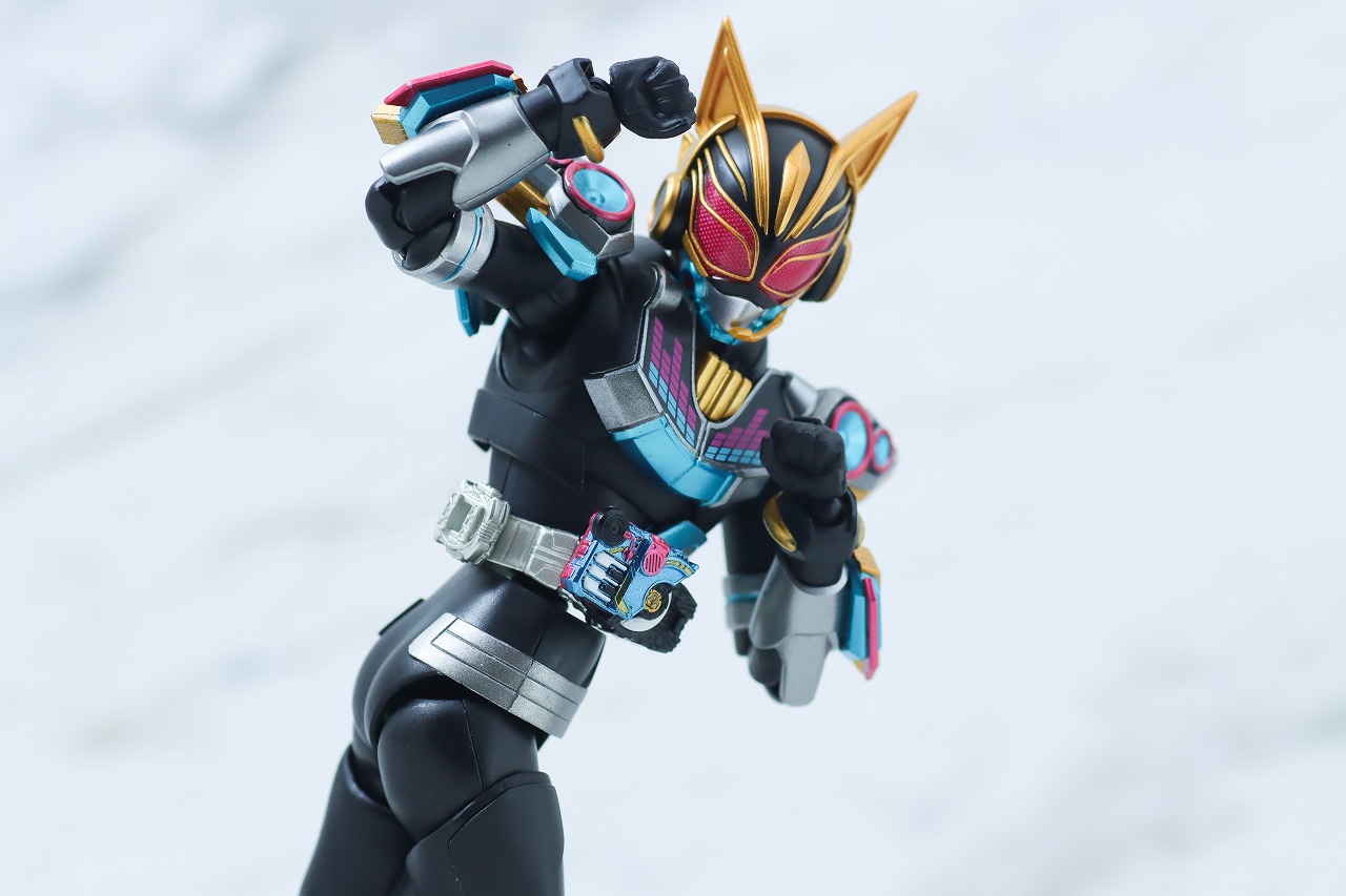S.H.フィギュアーツ　仮面ライダーナーゴ　ビートフォーム　レビュー　アクション
