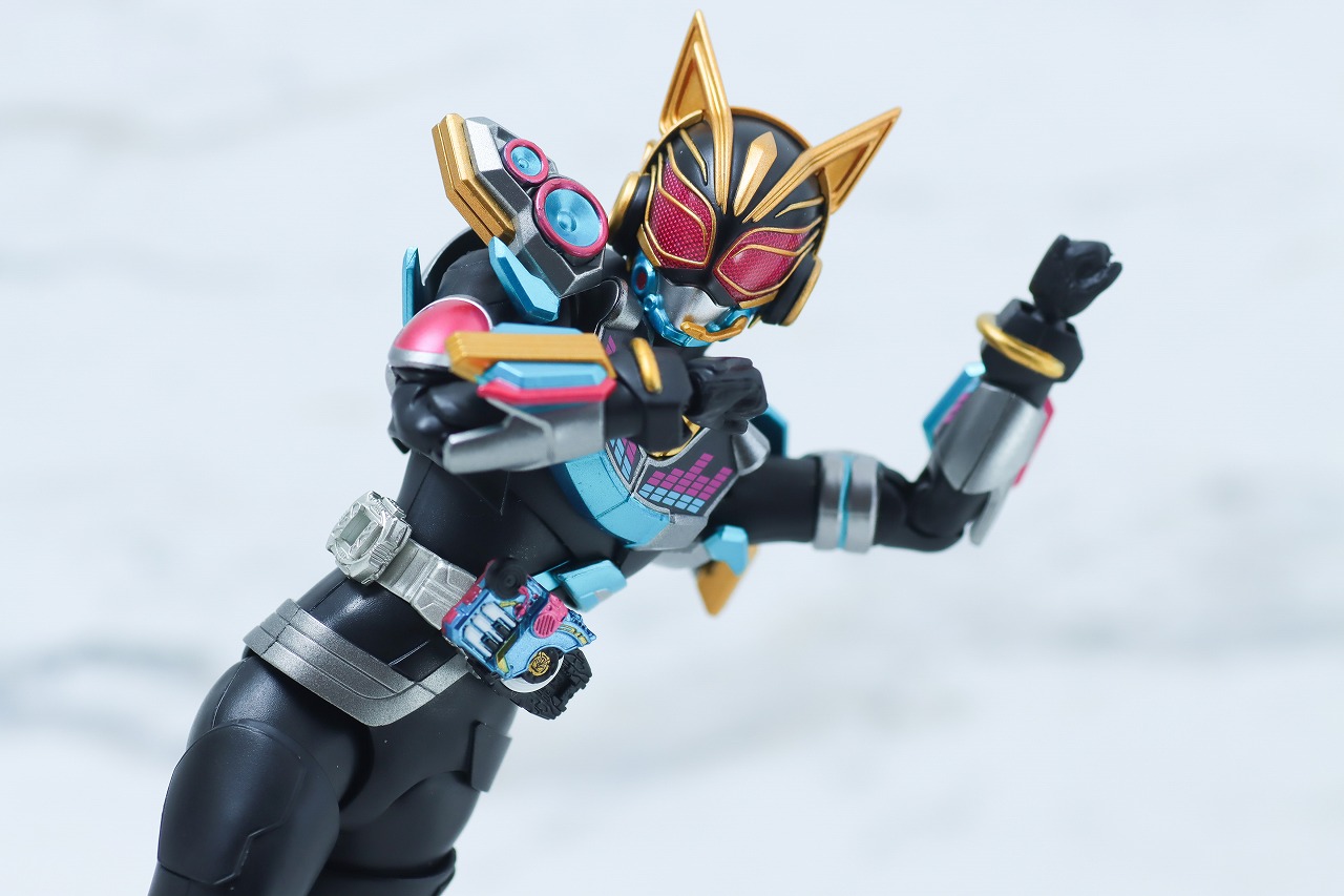 S.H.フィギュアーツ　仮面ライダーナーゴ　ビートフォーム　レビュー　アクション