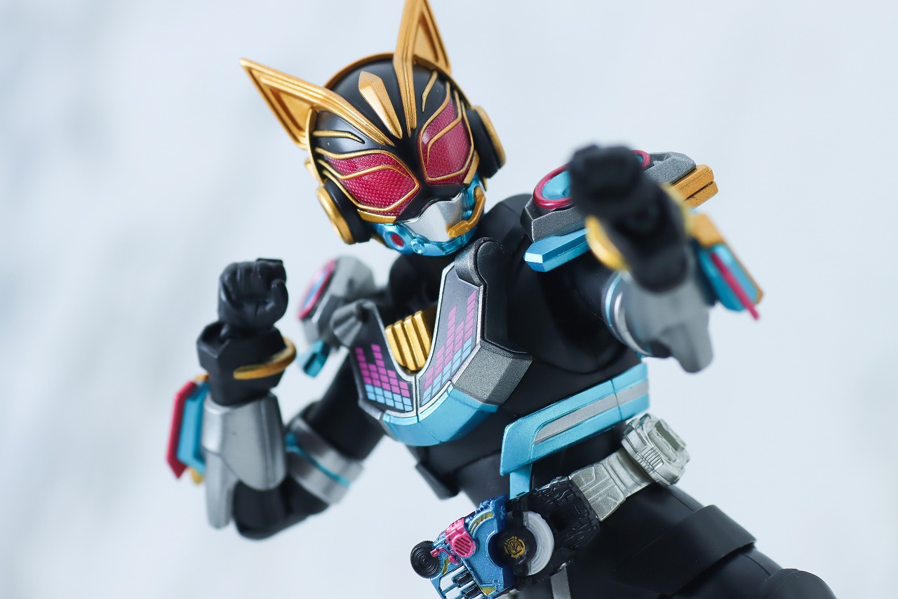 S.H.フィギュアーツ　仮面ライダーナーゴ　ビートフォーム　レビュー　アクション