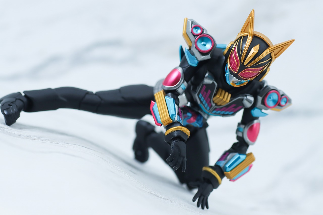 S.H.フィギュアーツ　仮面ライダーナーゴ　ビートフォーム　レビュー　アクション