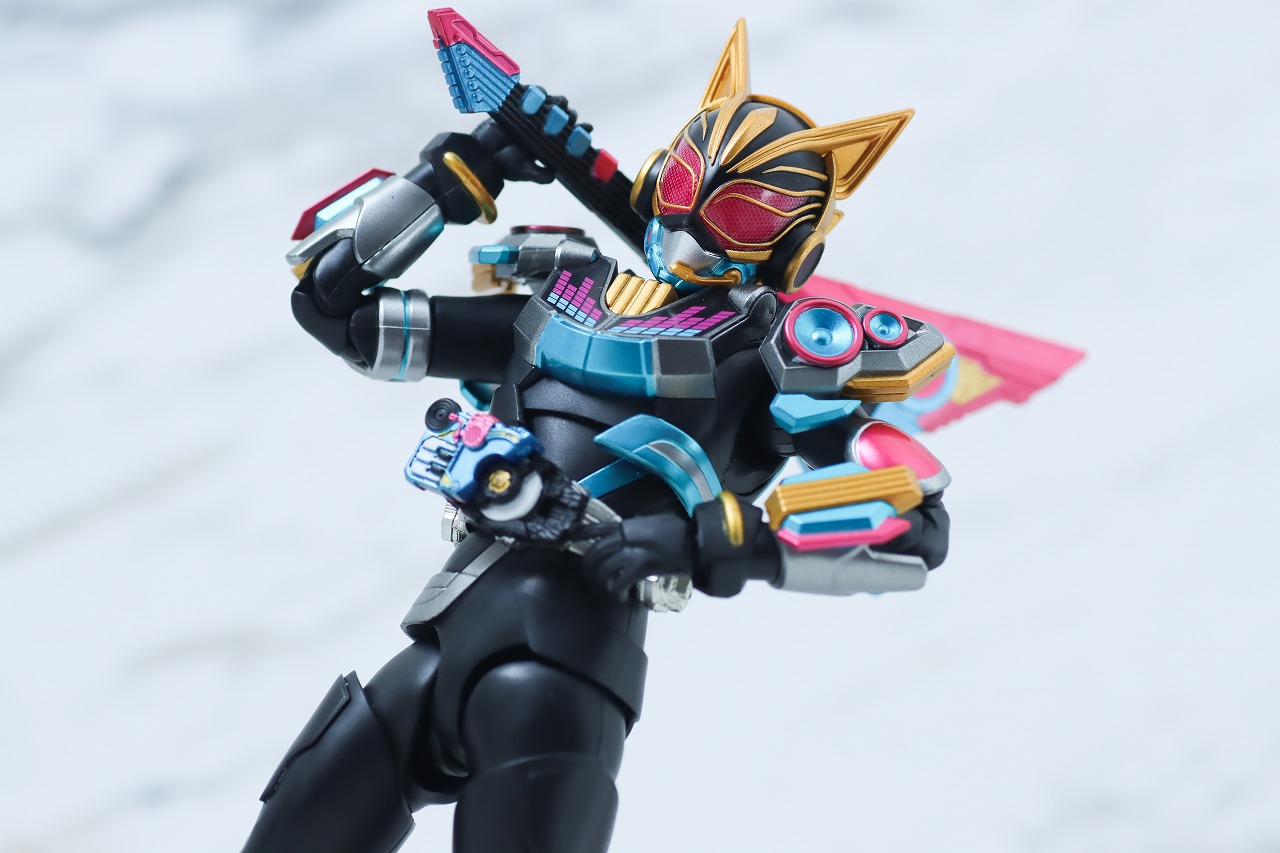 S.H.フィギュアーツ　仮面ライダーナーゴ　ビートフォーム　レビュー　アクション