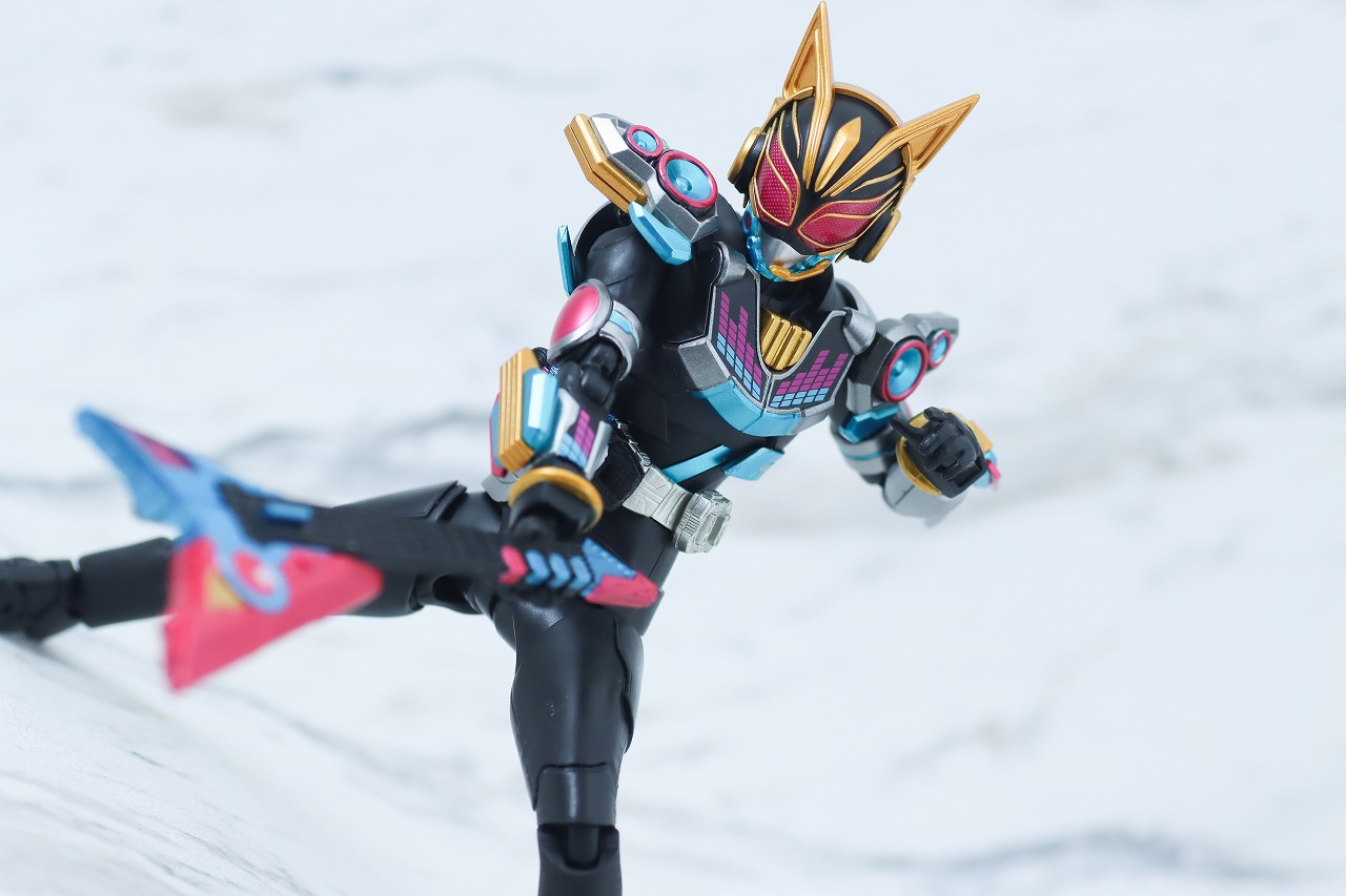 S.H.フィギュアーツ　仮面ライダーナーゴ　ビートフォーム　レビュー　アクション