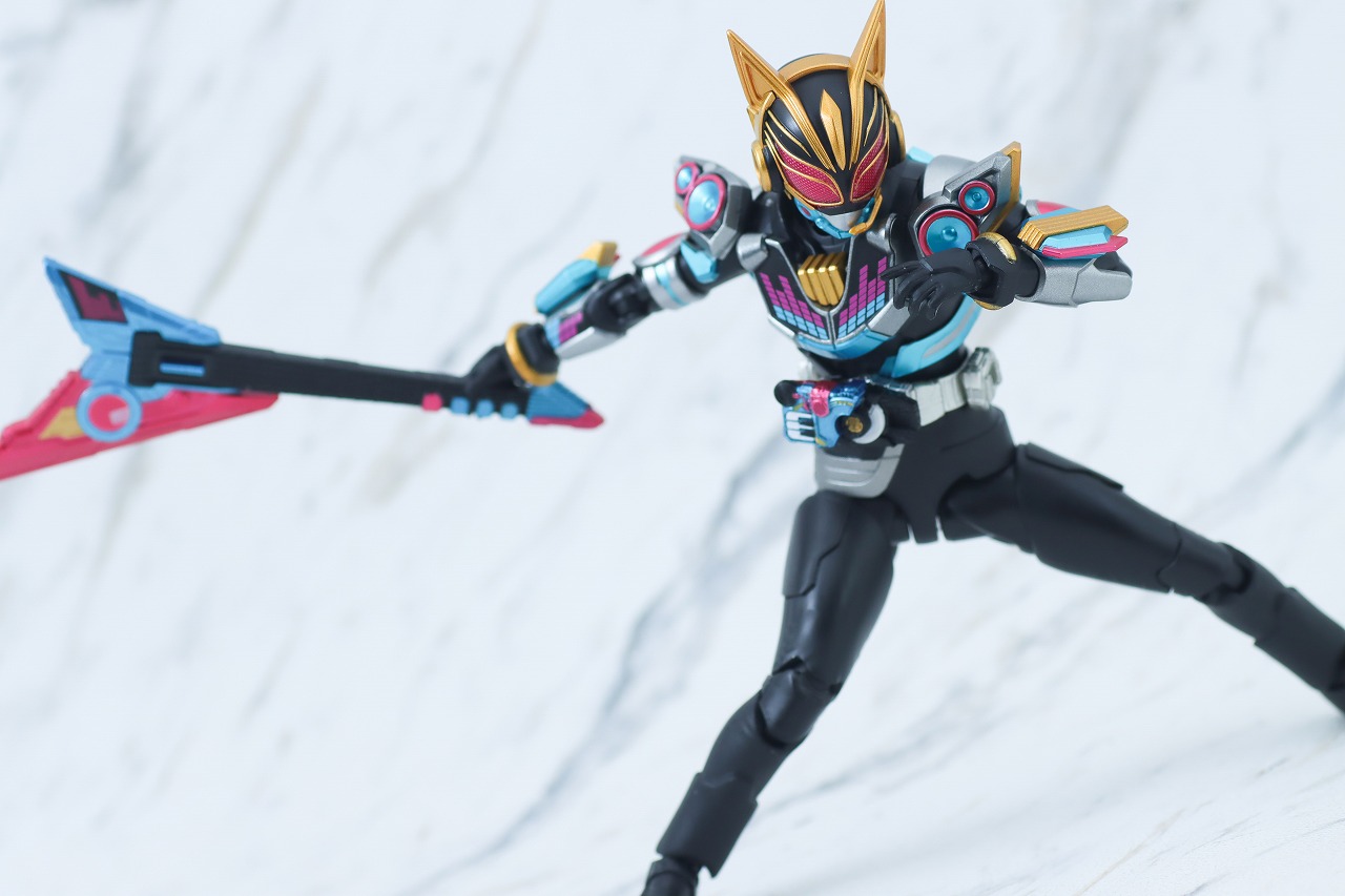 S.H.フィギュアーツ　仮面ライダーナーゴ　ビートフォーム　レビュー　アクション