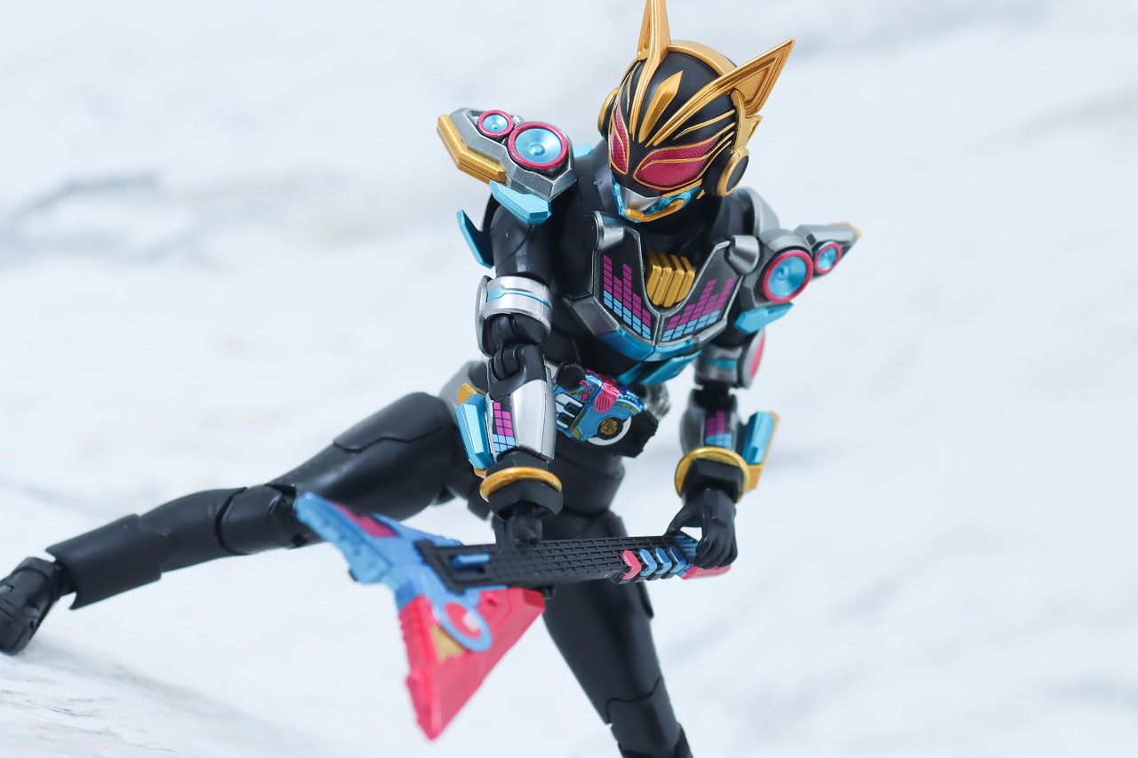 S.H.フィギュアーツ　仮面ライダーナーゴ　ビートフォーム　レビュー　アクション