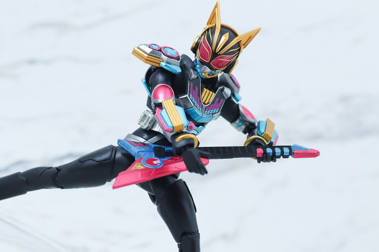 S.H.フィギュアーツ　仮面ライダーナーゴ　ビートフォーム　レビュー　アクション