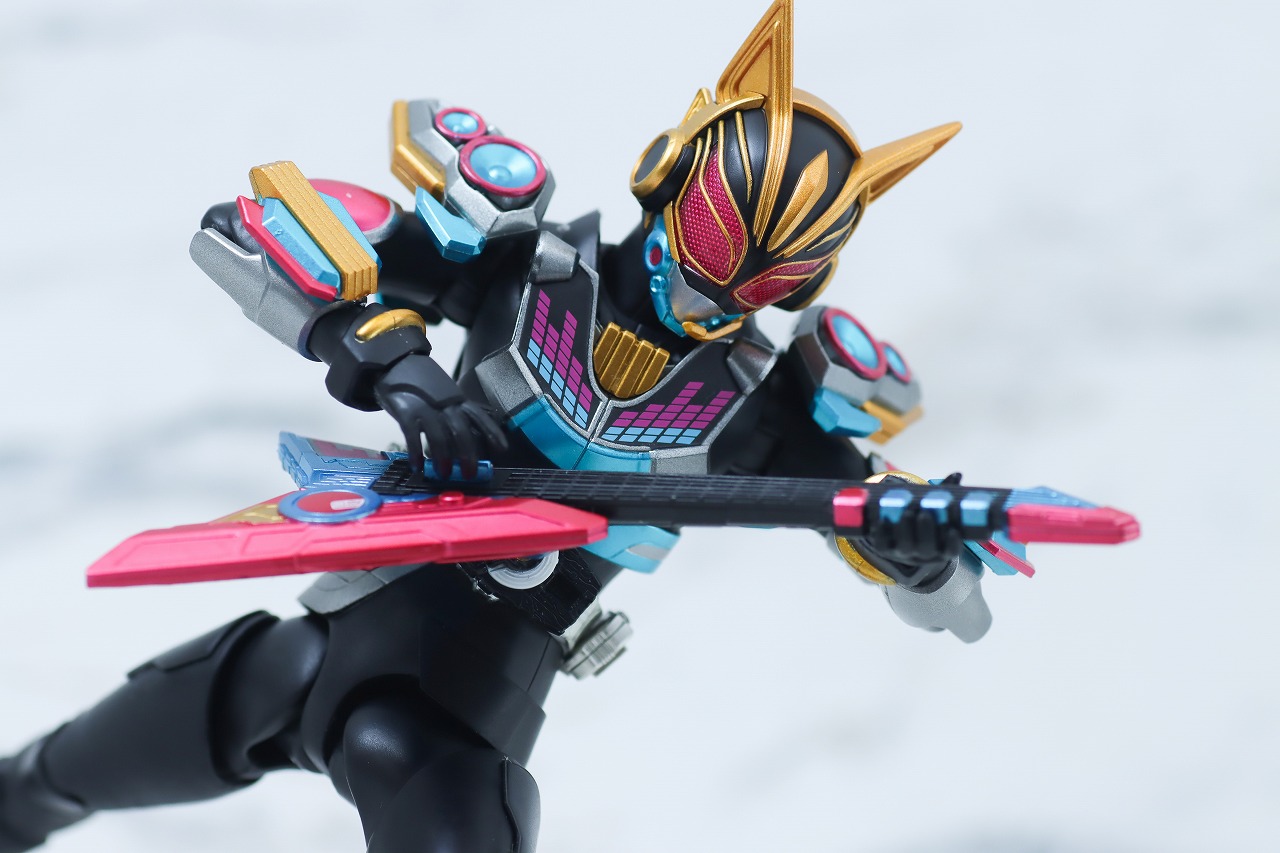 S.H.フィギュアーツ　仮面ライダーナーゴ　ビートフォーム　レビュー　アクション
