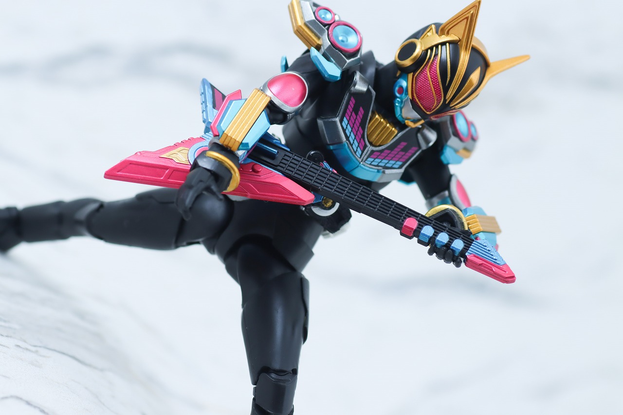 S.H.フィギュアーツ　仮面ライダーナーゴ　ビートフォーム　レビュー　アクション