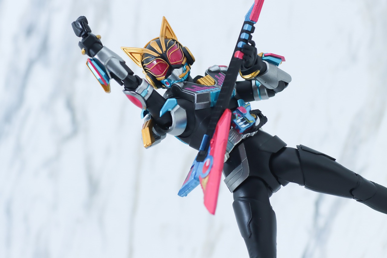 S.H.フィギュアーツ　仮面ライダーナーゴ　ビートフォーム　レビュー　アクション