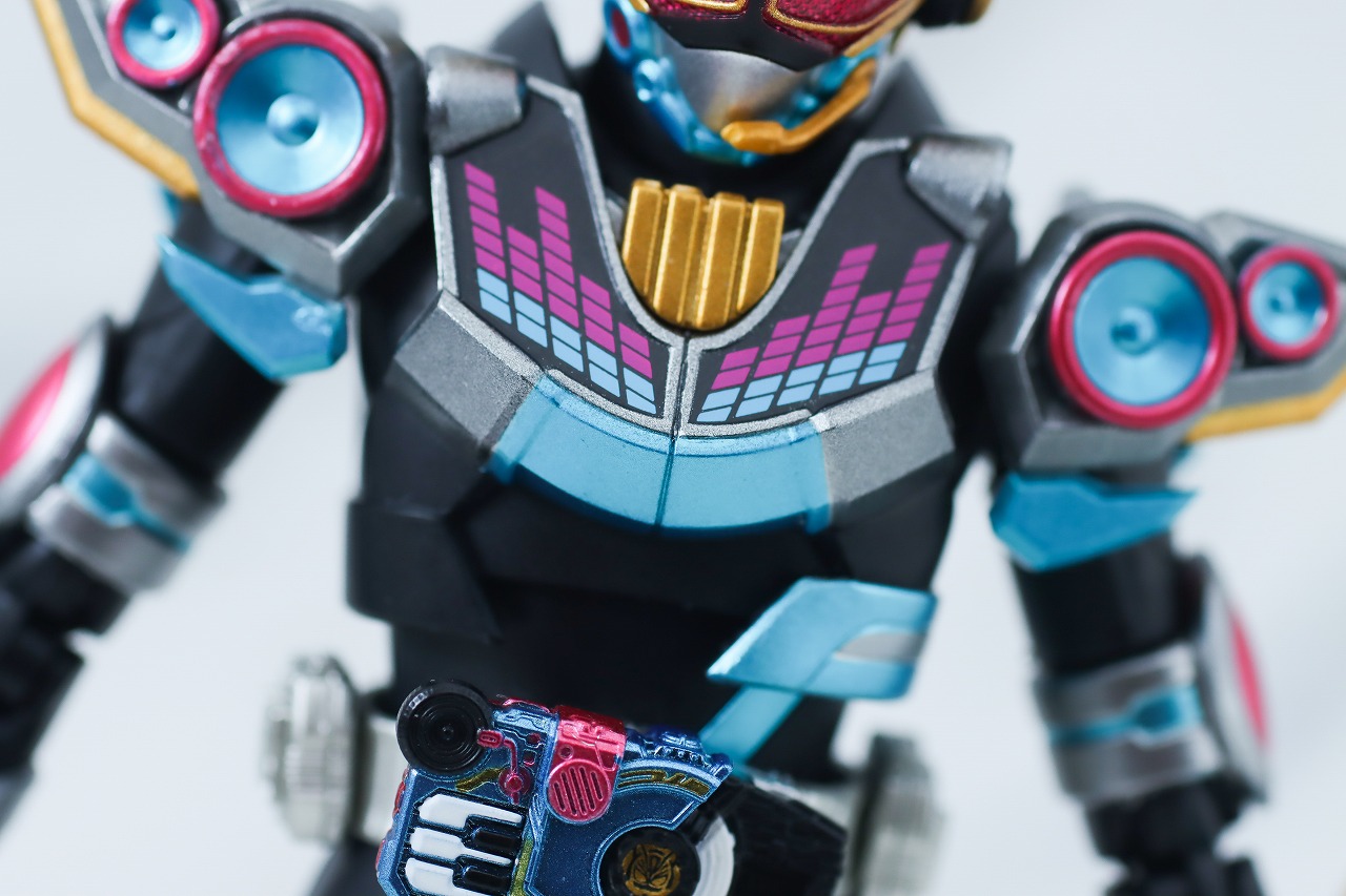 S.H.フィギュアーツ　仮面ライダーナーゴ　ビートフォーム　レビュー　本体