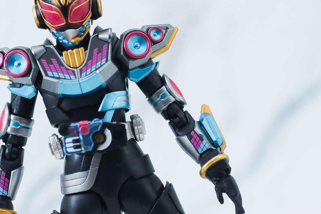 S.H.フィギュアーツ　仮面ライダーナーゴ　ビートフォーム　レビュー　本体
