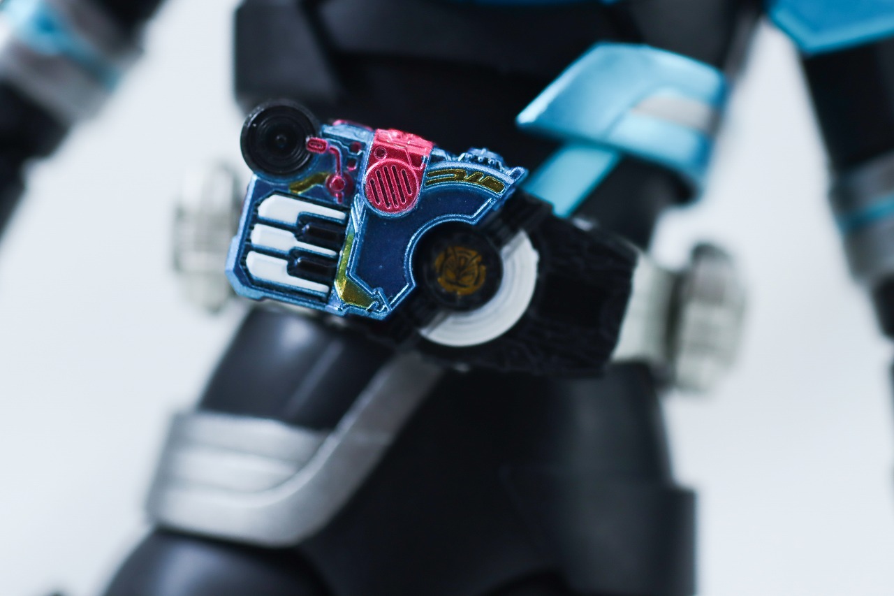 S.H.フィギュアーツ　仮面ライダーナーゴ　ビートフォーム　レビュー　本体