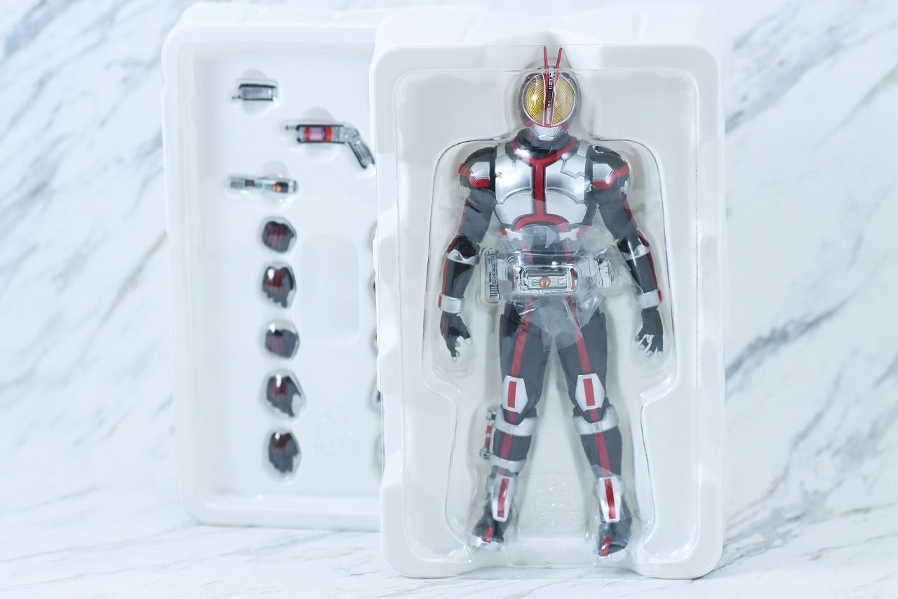 S.H.フィギュアーツ　仮面ライダーファイズ　真骨彫製法　レビュー　パッケージ