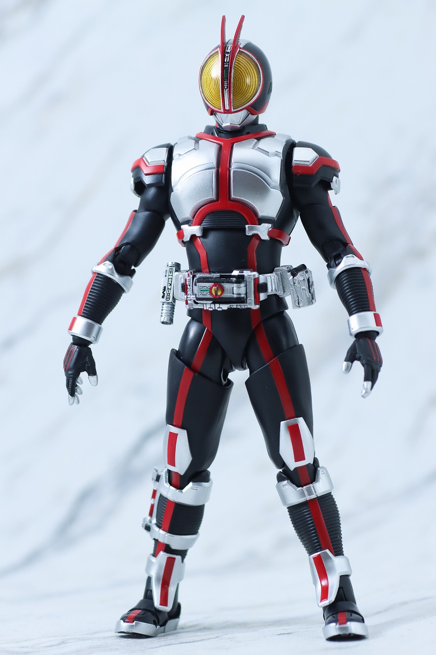 S.H.フィギュアーツ　仮面ライダーファイズ　真骨彫製法　レビュー　本体