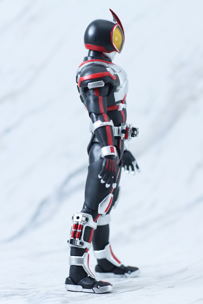 S.H.フィギュアーツ　仮面ライダーファイズ　真骨彫製法　レビュー　本体