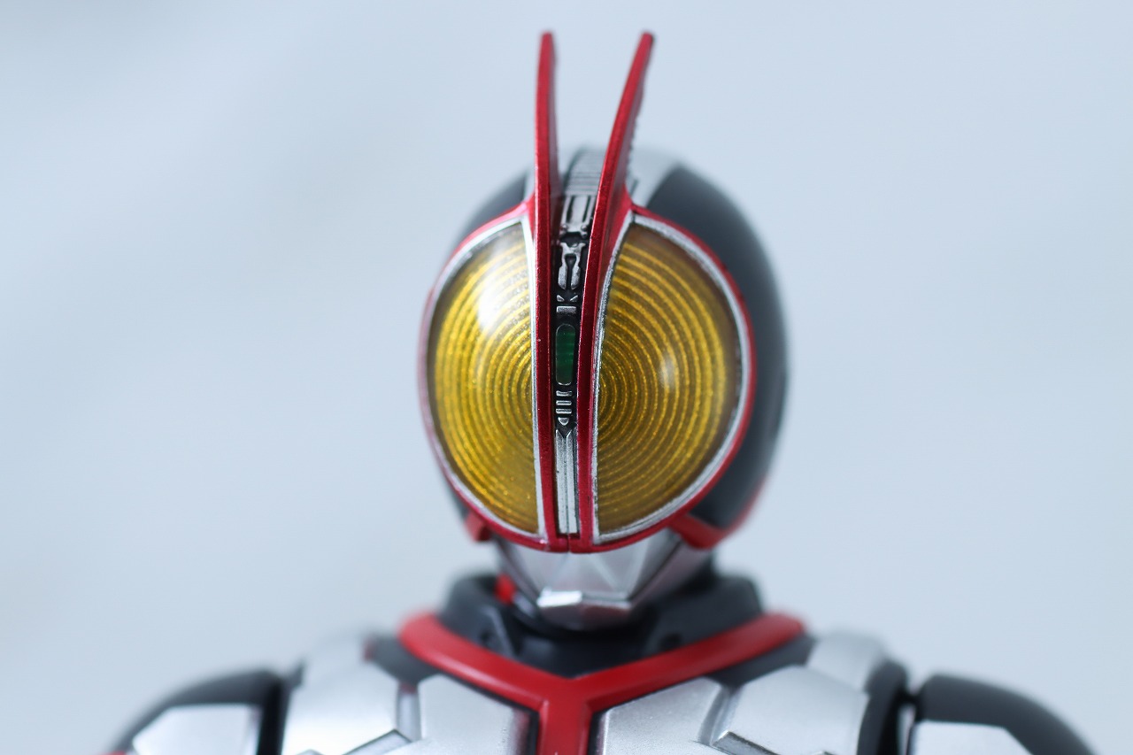 S.H.フィギュアーツ　仮面ライダーファイズ　真骨彫製法　レビュー　本体