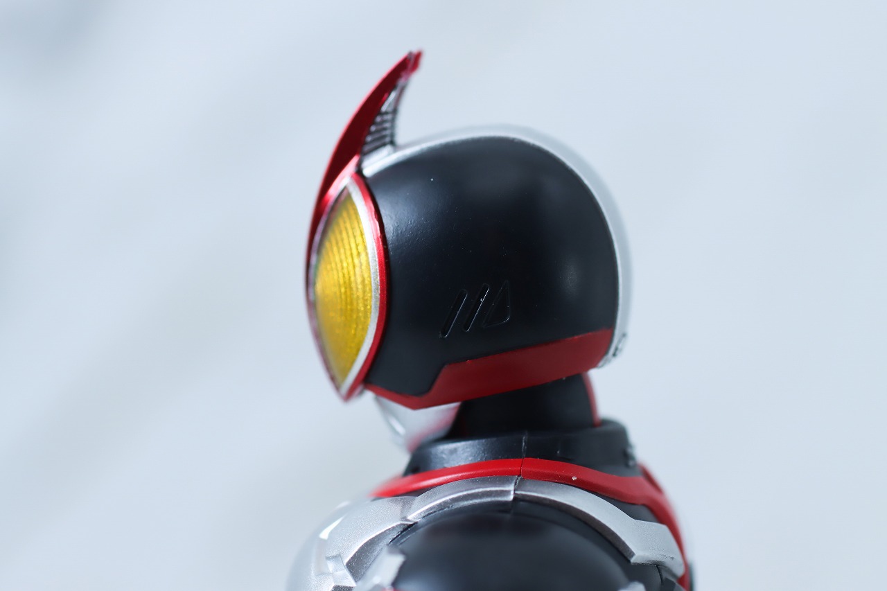 S.H.フィギュアーツ　仮面ライダーファイズ　真骨彫製法　レビュー　本体