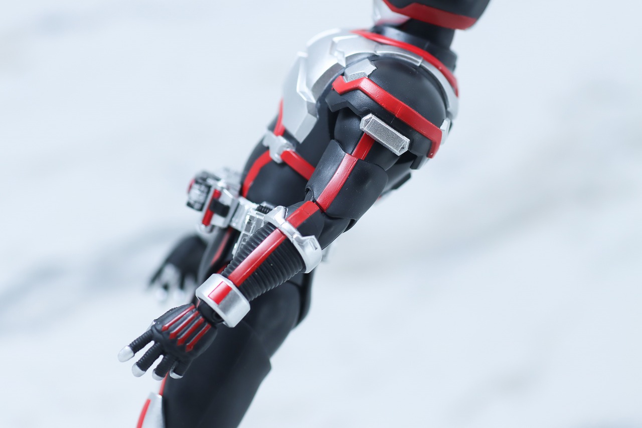 S.H.フィギュアーツ　仮面ライダーファイズ　真骨彫製法　レビュー　本体