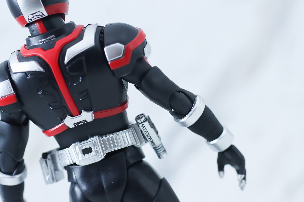 S.H.フィギュアーツ　仮面ライダーファイズ　真骨彫製法　レビュー　本体