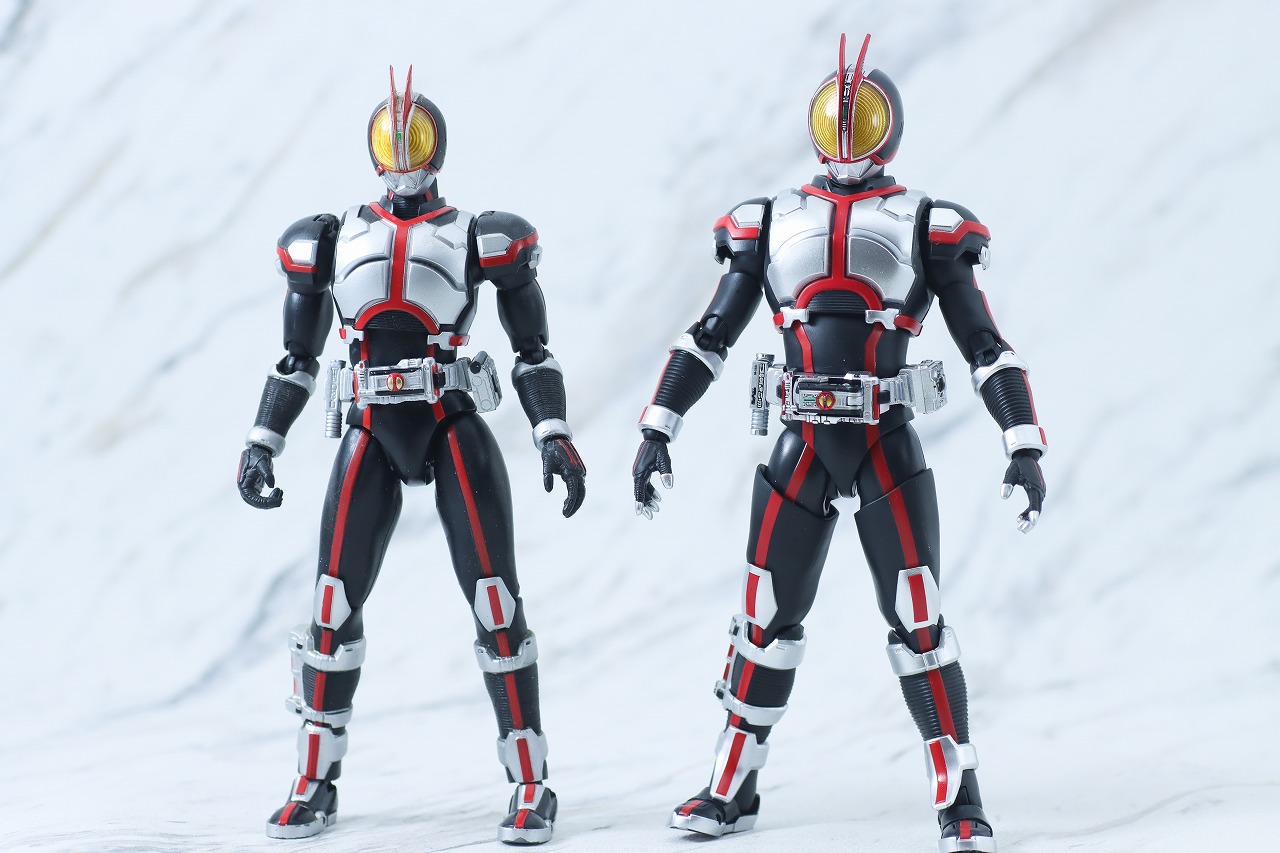 S.H.フィギュアーツ　仮面ライダーファイズ　真骨彫製法　レビュー　本体　比較