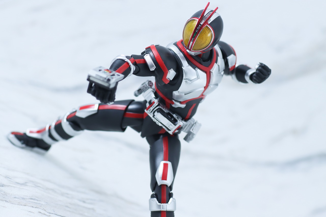 S.H.フィギュアーツ　仮面ライダーファイズ　真骨彫製法　レビュー　アクション