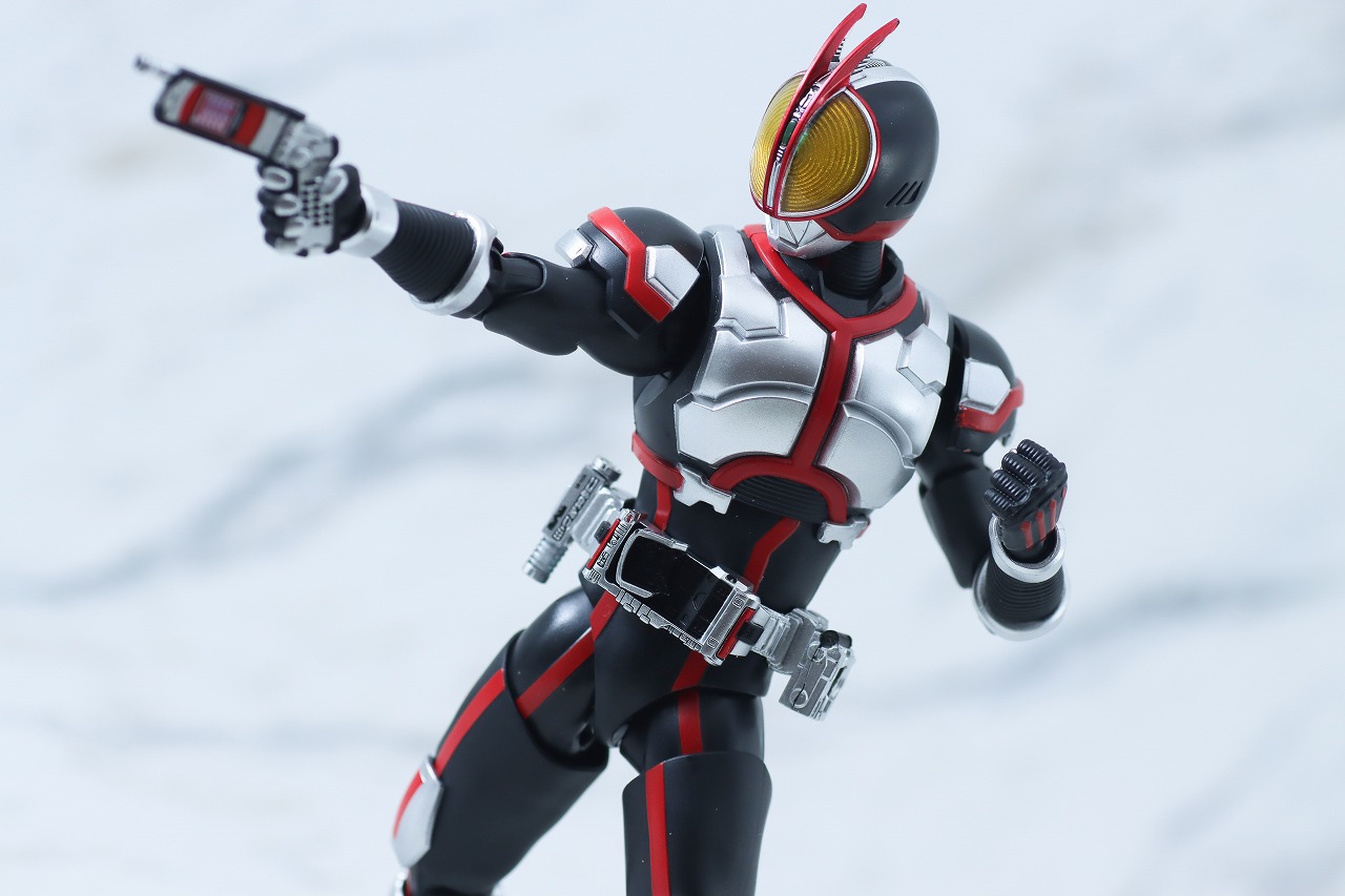 S.H.フィギュアーツ　仮面ライダーファイズ　真骨彫製法　レビュー　アクション