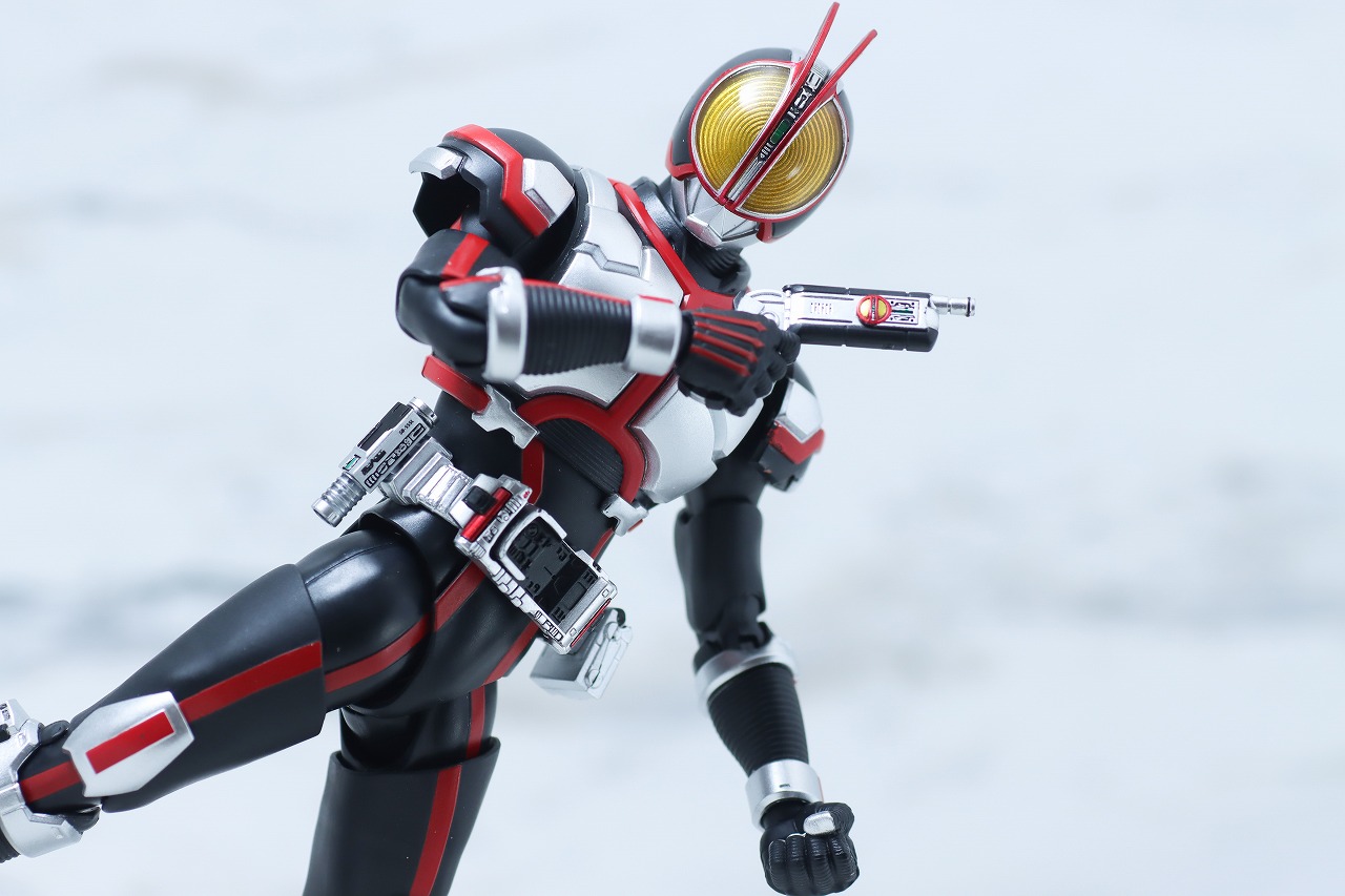 S.H.フィギュアーツ　仮面ライダーファイズ　真骨彫製法　レビュー　アクション
