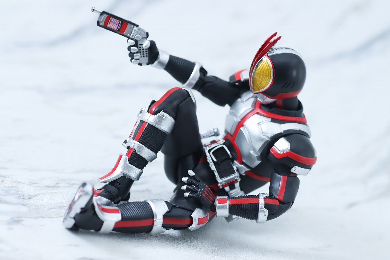 S.H.フィギュアーツ　仮面ライダーファイズ　真骨彫製法　レビュー　アクション