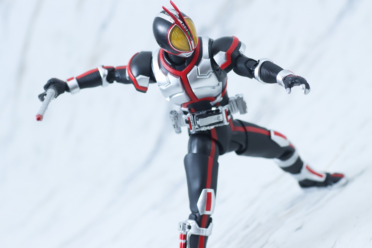 S.H.フィギュアーツ　仮面ライダーファイズ　真骨彫製法　レビュー　アクション