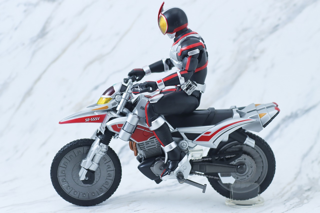 S.H.フィギュアーツ　仮面ライダーファイズ　真骨彫製法　レビュー　アクション　オートバジン