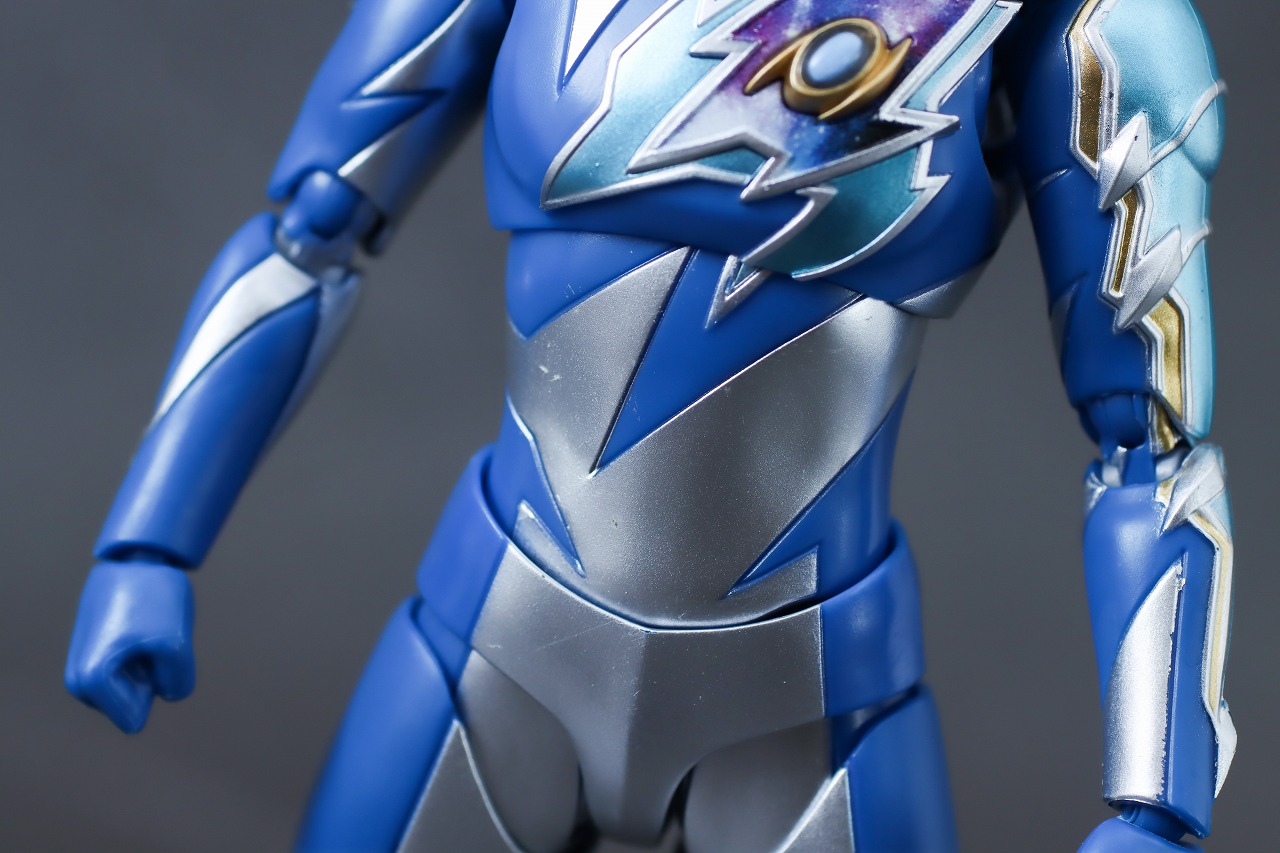 S.H.フィギュアーツ　ウルトラマンデッカー　ミラクルタイプ　レビュー　本体