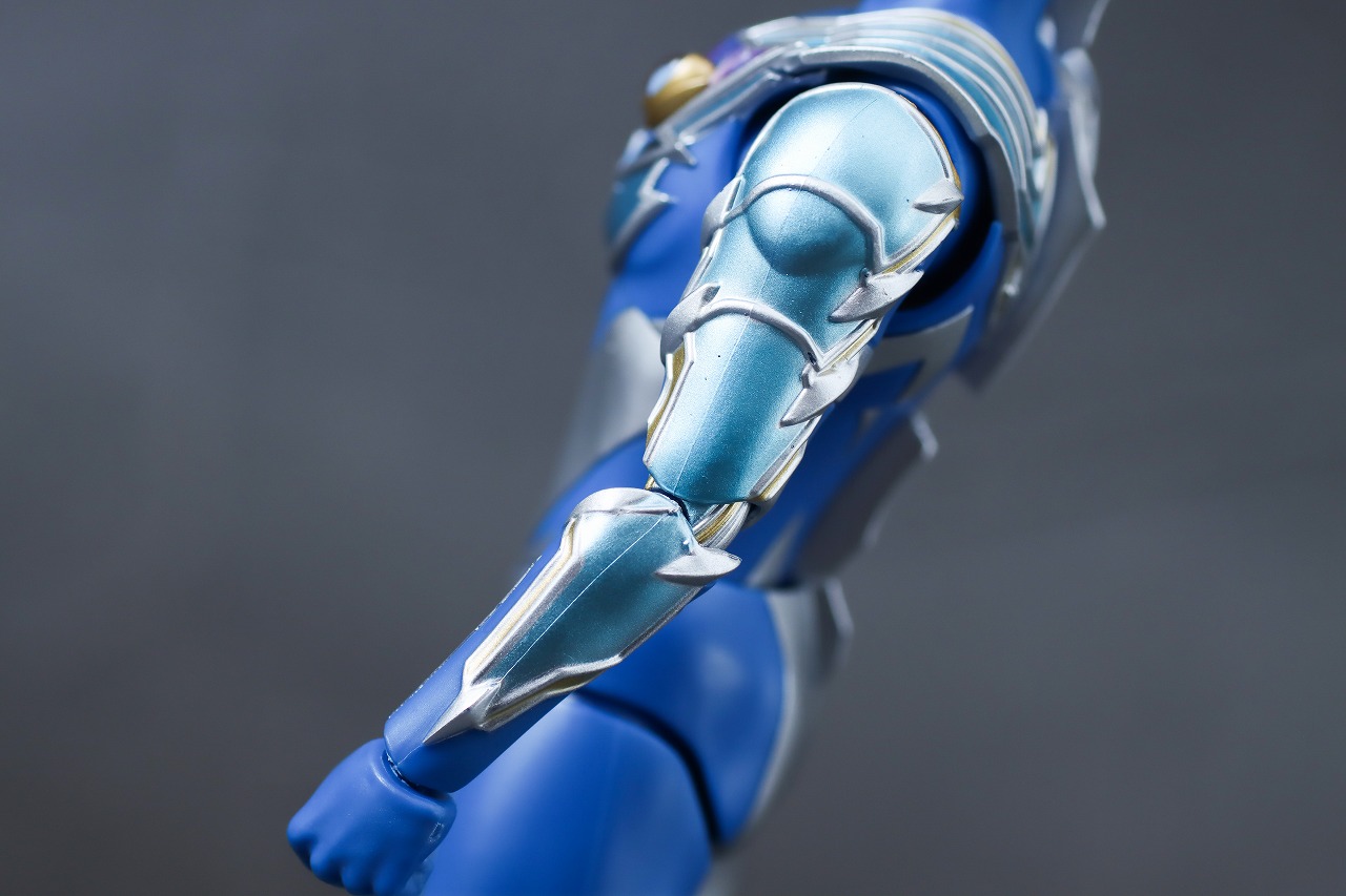 S.H.フィギュアーツ　ウルトラマンデッカー　ミラクルタイプ　レビュー　本体