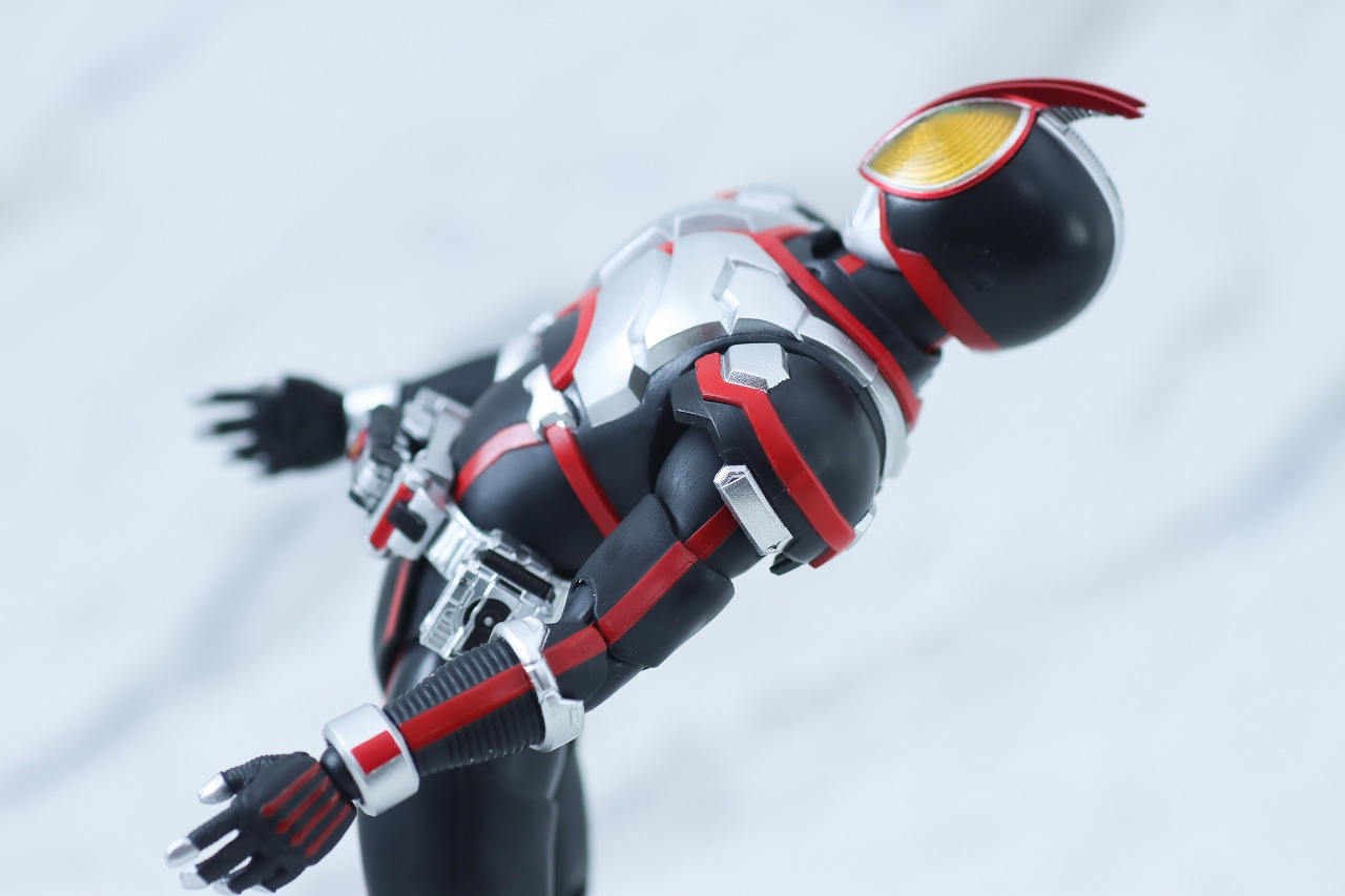 S.H.フィギュアーツ　仮面ライダーファイズ　真骨彫製法　レビュー　可動範囲