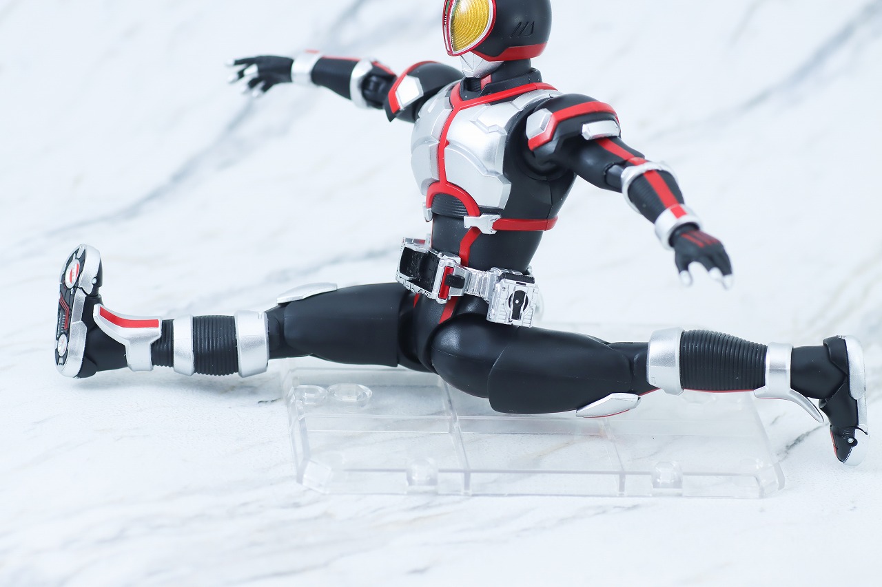 S.H.フィギュアーツ　仮面ライダーファイズ　真骨彫製法　レビュー　可動範囲