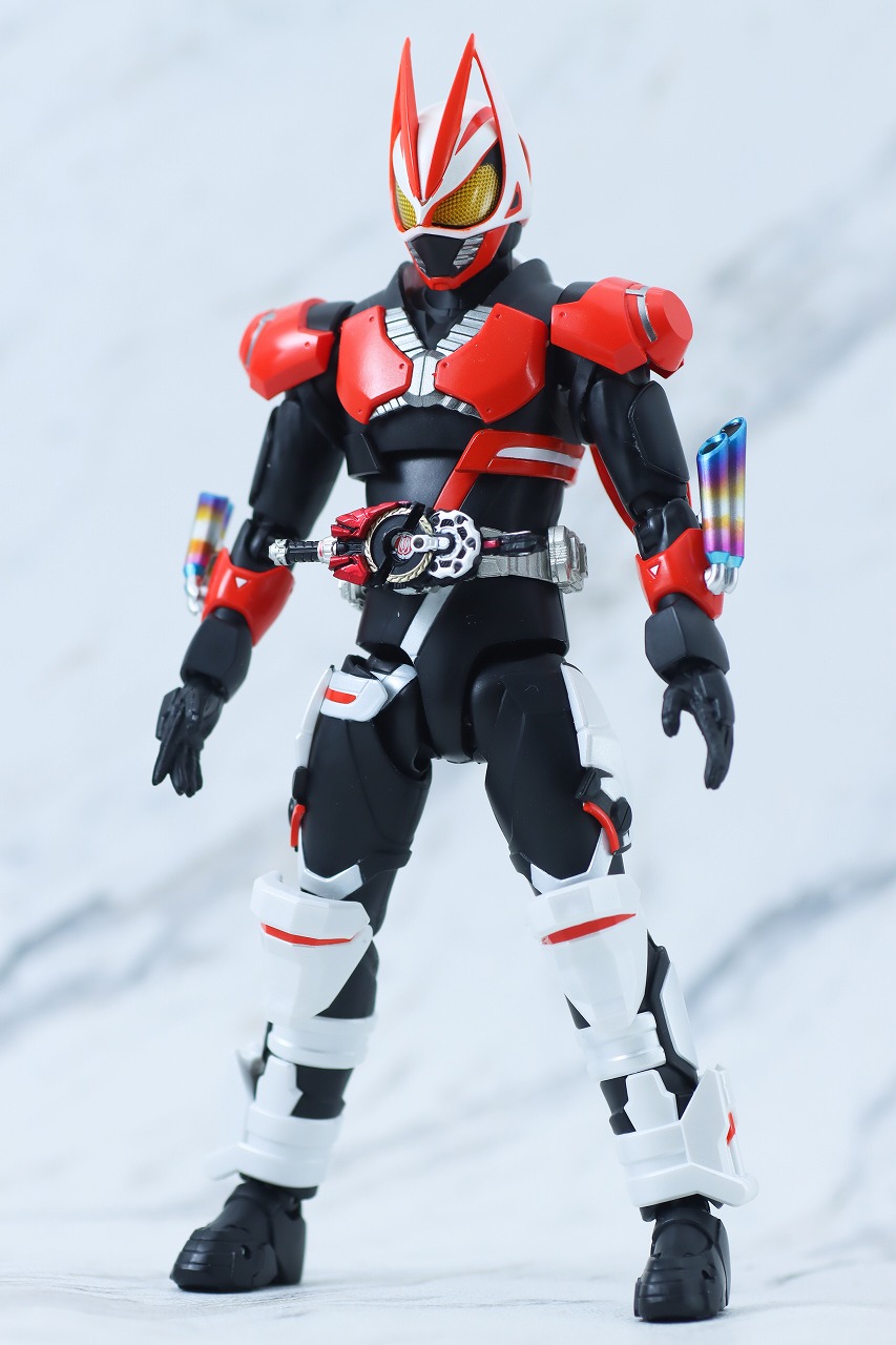 S.H.フィギュアーツ　仮面ライダーギーツ　ブーストマグナムフォーム＆フィーバーフォームパーツセット　レビュー　本体