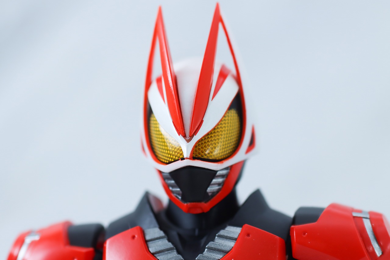 S.H.フィギュアーツ　仮面ライダーギーツ　ブーストマグナムフォーム＆フィーバーフォームパーツセット　レビュー　本体