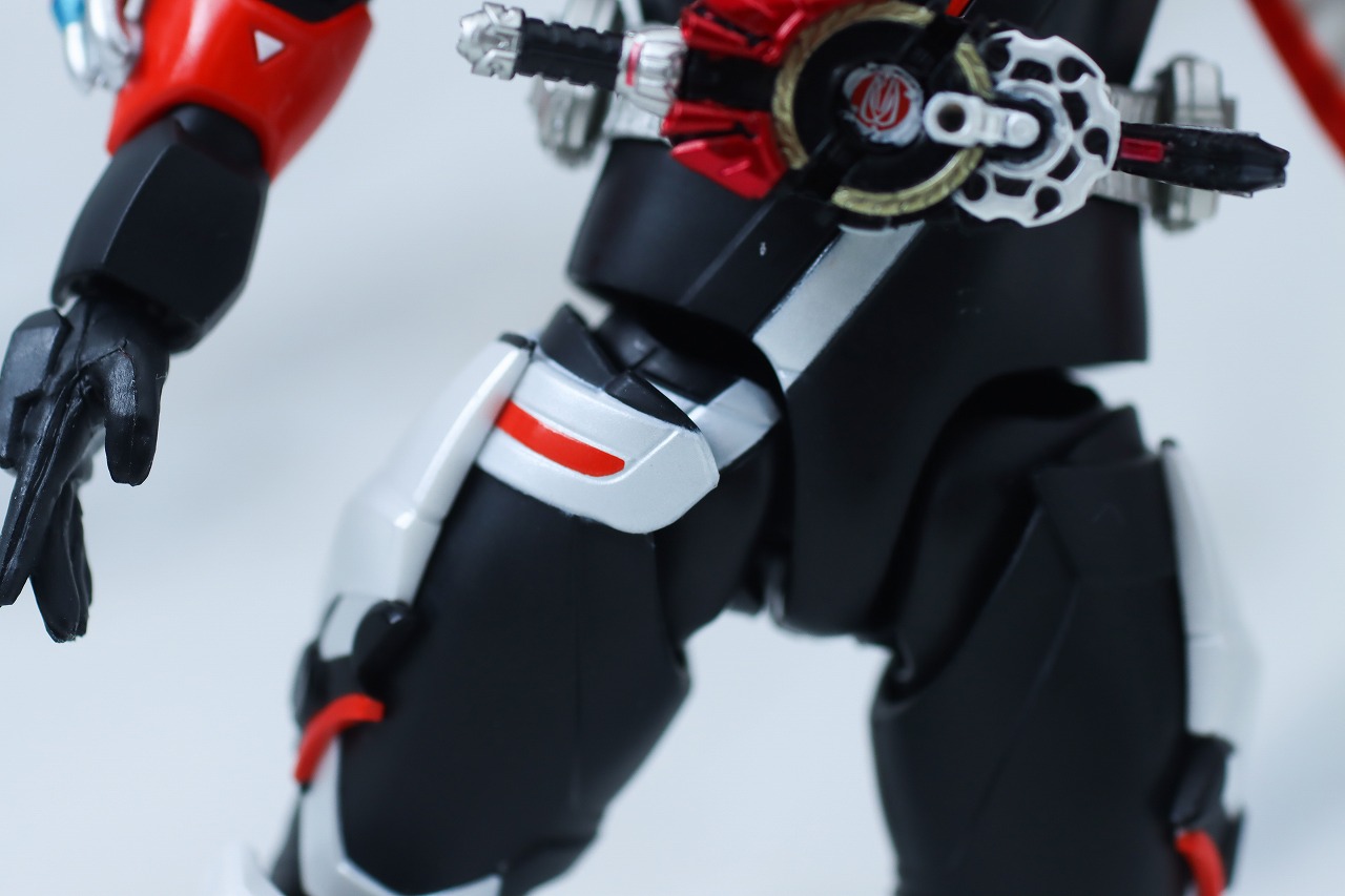 S.H.フィギュアーツ　仮面ライダーギーツ　ブーストマグナムフォーム＆フィーバーフォームパーツセット　レビュー　本体