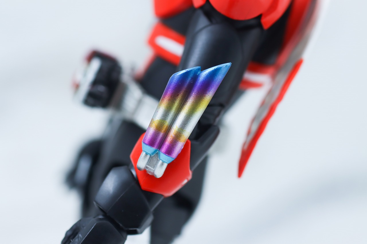 S.H.フィギュアーツ　仮面ライダーギーツ　ブーストマグナムフォーム＆フィーバーフォームパーツセット　レビュー　本体