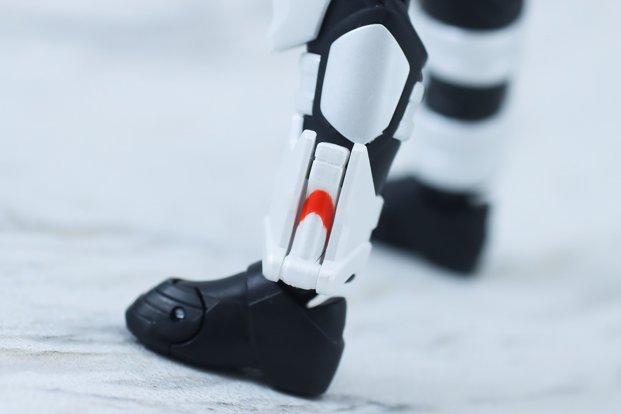 S.H.フィギュアーツ　仮面ライダーギーツ　ブーストマグナムフォーム＆フィーバーフォームパーツセット　レビュー　本体