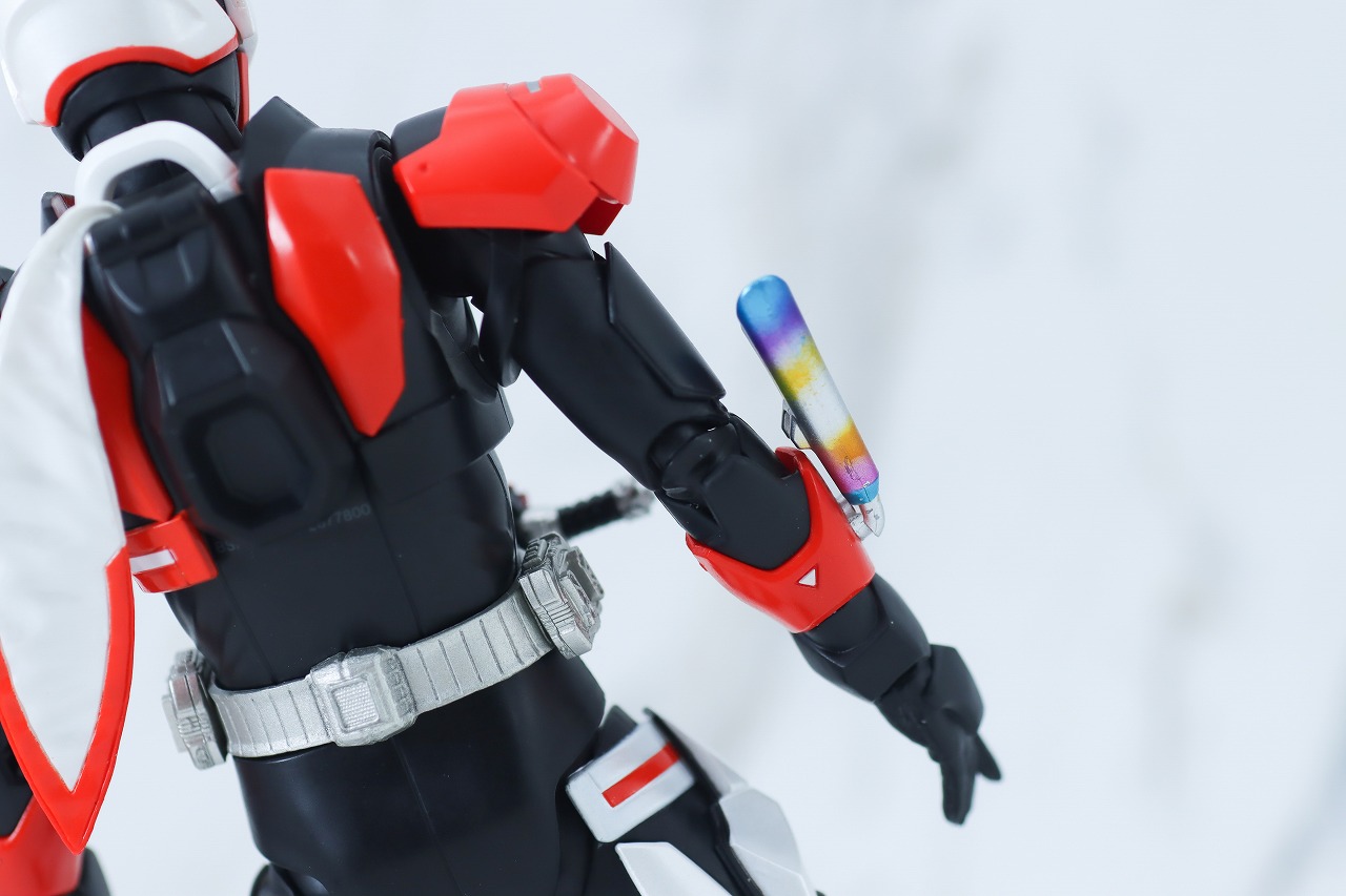 S.H.フィギュアーツ　仮面ライダーギーツ　ブーストマグナムフォーム＆フィーバーフォームパーツセット　レビュー　本体